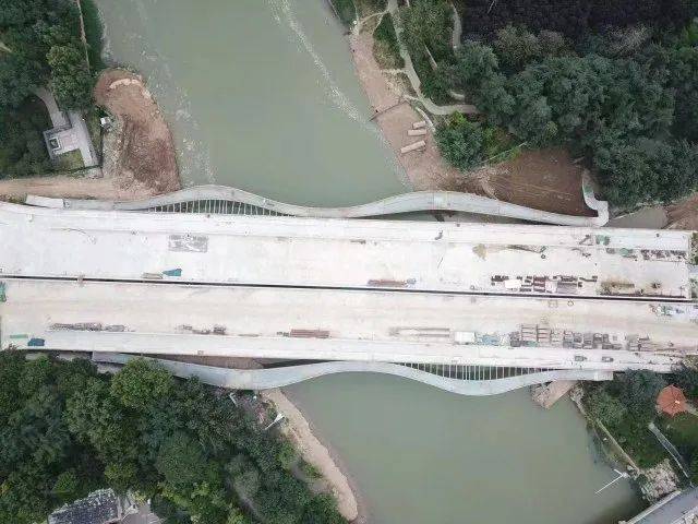 今年可通車<strong></p>
<p>橋梁工程</strong>！鄭州市西站路西延跨西流湖橋梁工程進展順利:橋梁工程