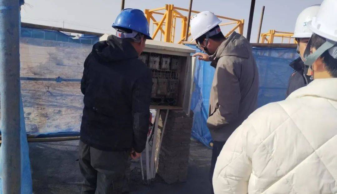 旗住建局開展房屋市政工程開復工安全檢查:市政工程
