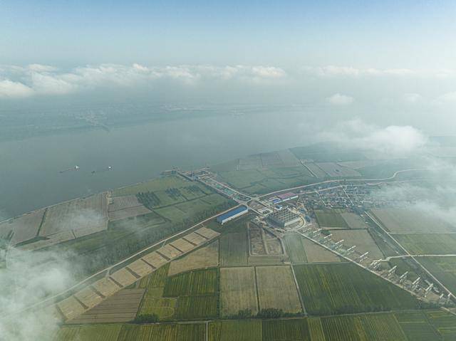 公路工程世界第一大沉井<strong></p>
<p>公路工程
</strong>！漢南長江大橋南錨碇沉井首次下沉:公路工程
