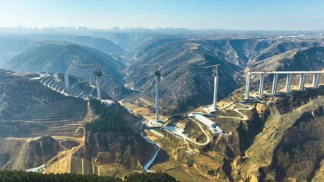 早安慶陽丨G244線慶陽過境段公路工程橋梁下部結構全部施工完成:公路工程
